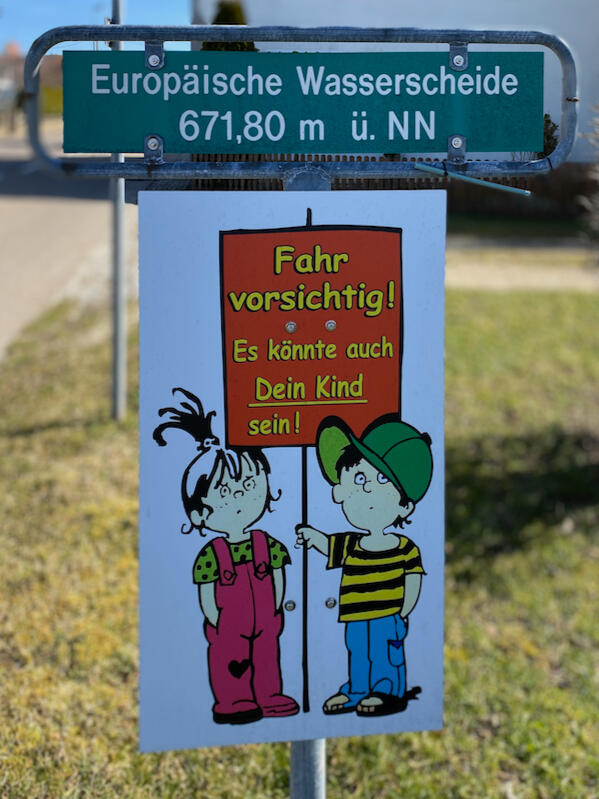 Schild Wasserscheide